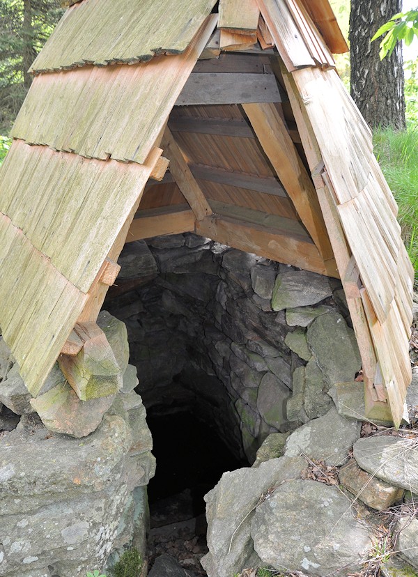 studánka Na dolních Starých Pasekách (9807) - květen 2015