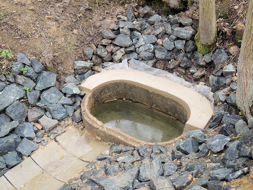 studánka Na Horách (10607) - duben 2016