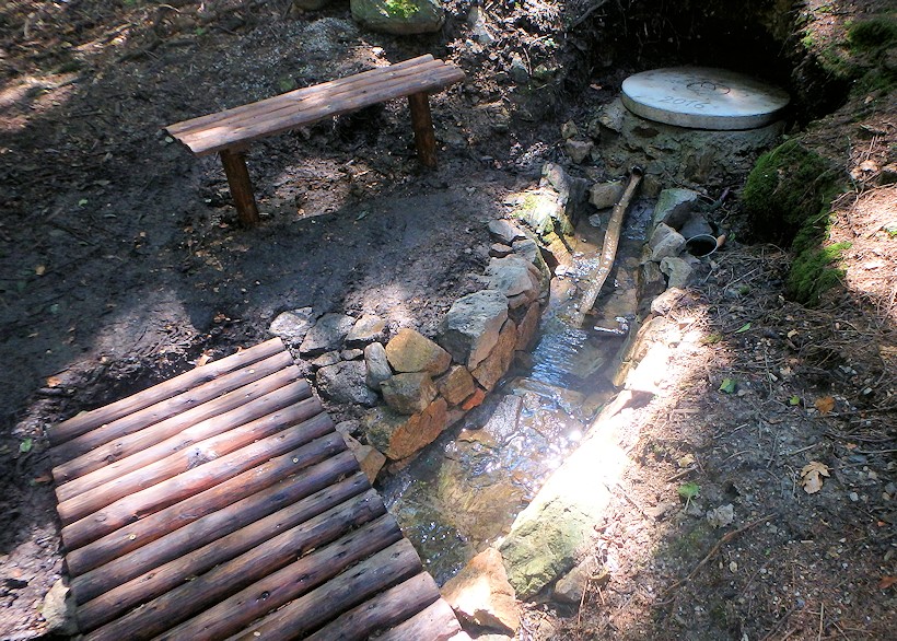 studánka Pod Sv. Hubertem (10855) - červenec 2016