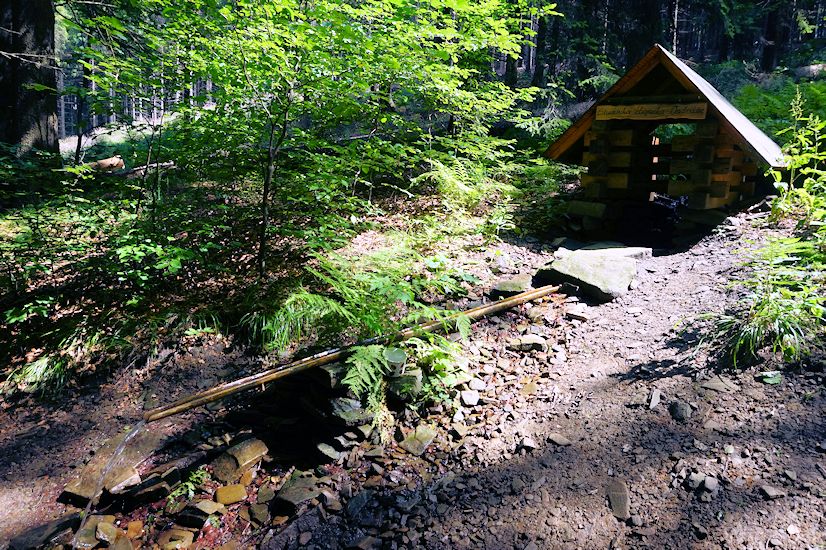 Studánka zbojníka Ondráše (10871) - červenec 2016