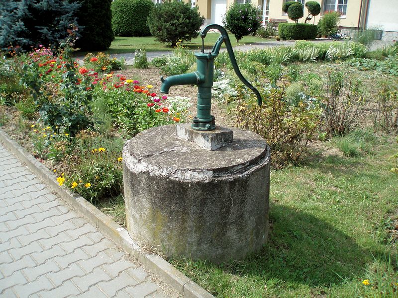 studna bez jména (10878) - červenec 2016