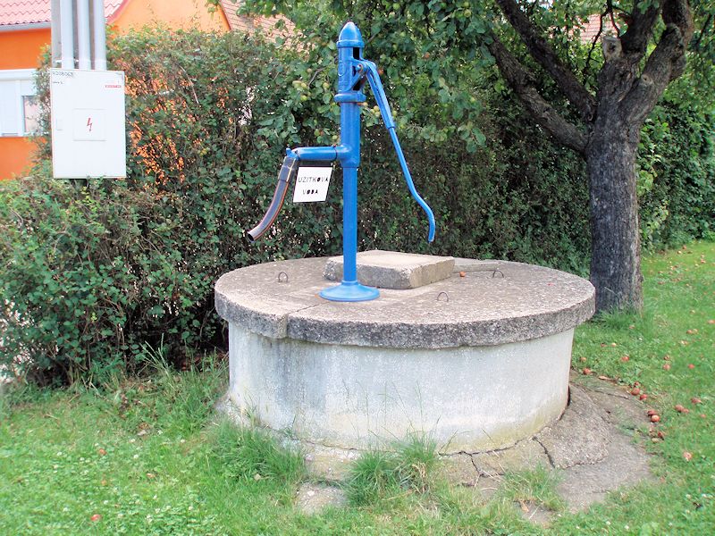 studna bez jména (10883) - červenec 2016