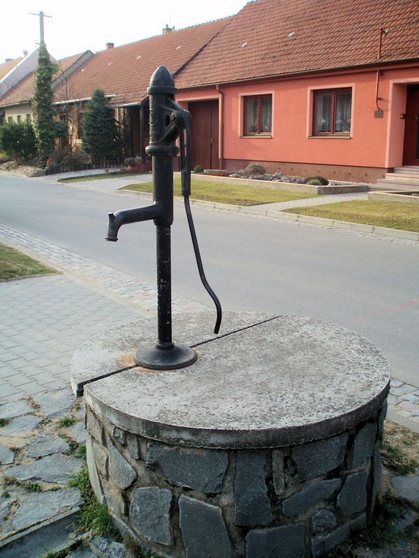 studna bez jména (11164) - březen 2017