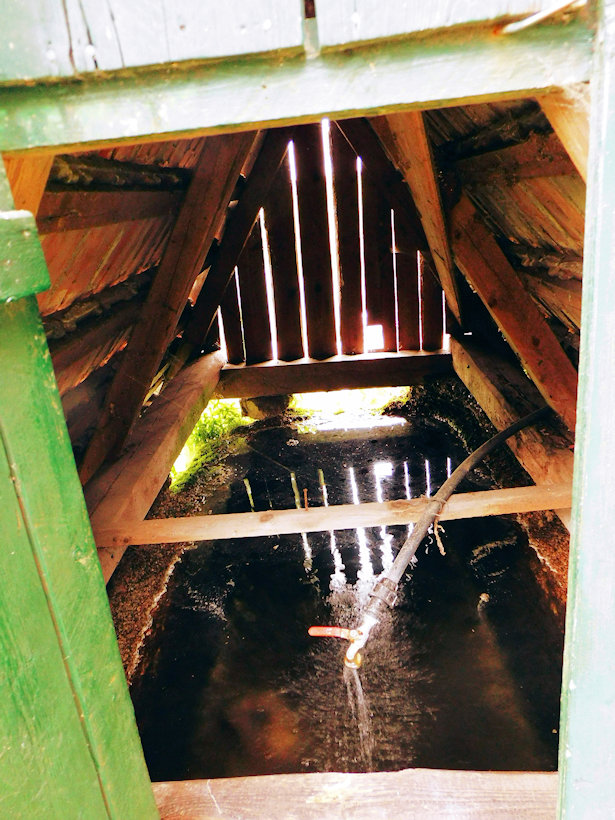 studánka Terezín (11430) - červenec 2022