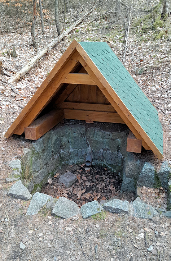studánka U Čertova kamene (11715) - duben 2023