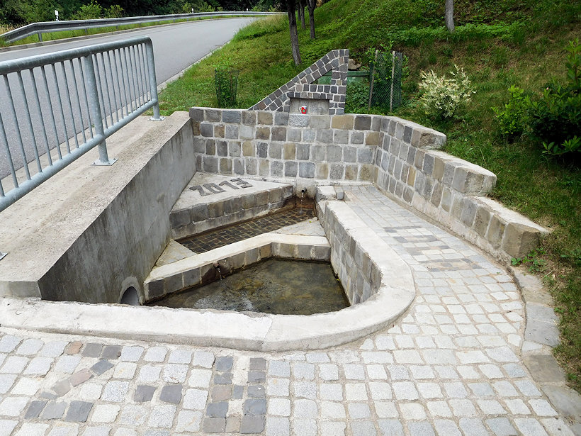 studánka Sirný pramen (12149) - červen 2018