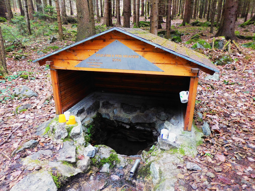 studánka Pod hradem (12457) - prosinec 2020
