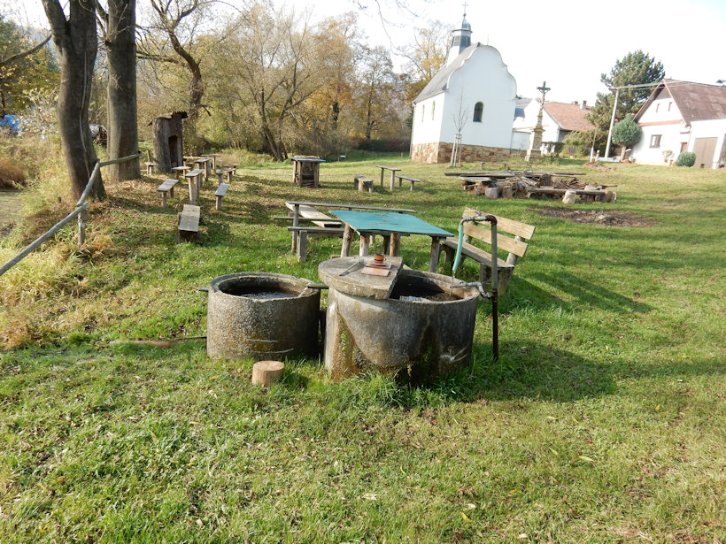 jiný vodní zdroj Na návsi (13051) - říjen 2019