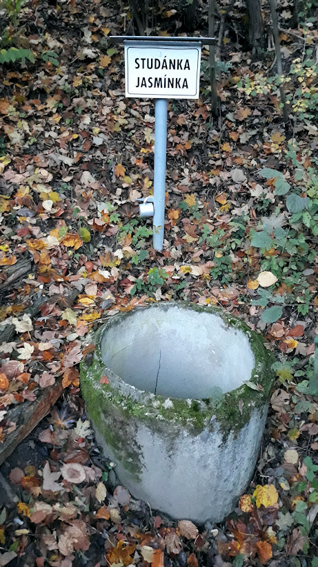 studánka Jasmínka (13056) - říjen 2019