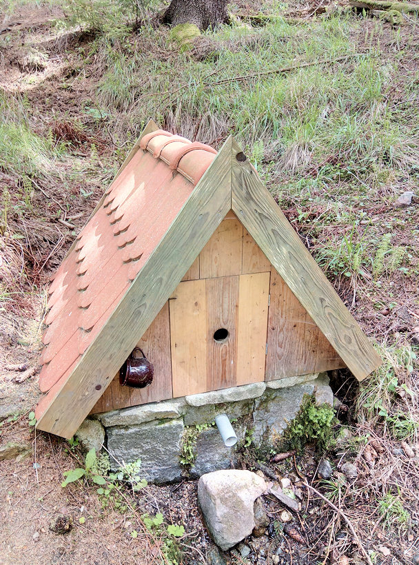 studánka Na Ptačí stezce (13291) - květen 2020